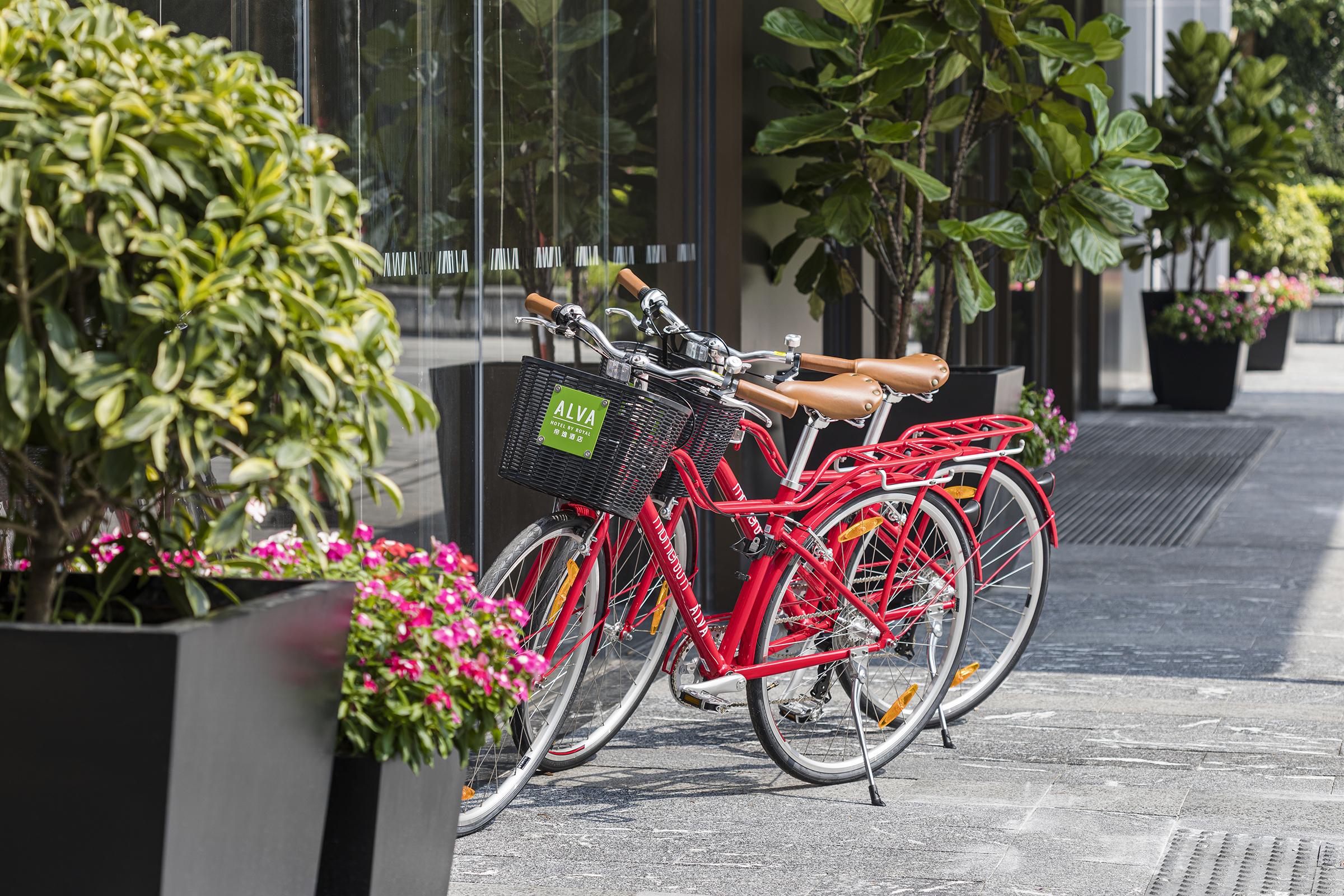 Alva Hotel By Royal Hongkong Exteriör bild Lime bikes in London